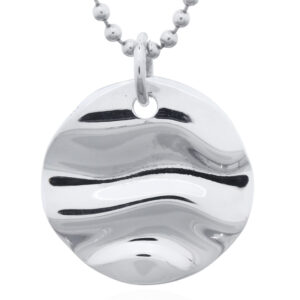 A 925 sterling silver stunning rippled disc pendant