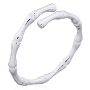A stackable open 925 silver bamboo ring ends in tandem
