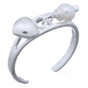 A sterling silver toe ring with puffed heart pearl charms