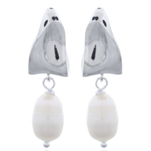 A pair of irregular trapezoid with hanging freshwater pearl 925 silver studs