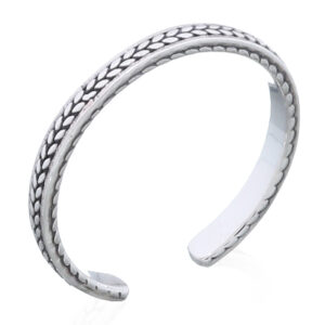 A 925 sterling silver laurel leaf pattern toe ring