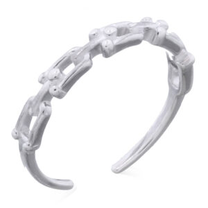 A chain link 925 sterling silver toe ring
