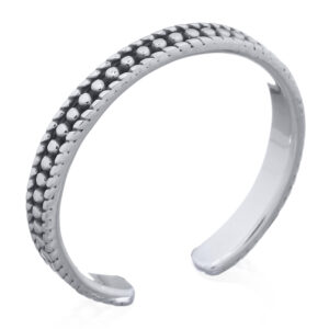 A bohemian dot surface sterling silver toe ring